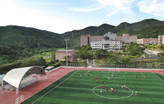 Sân bóng Đại học Kyungwoon 