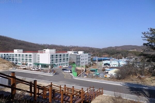 Toàn cảnh khu KTX của trường tại Yeowon Hàn Quốc