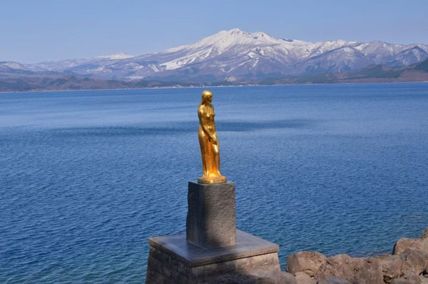 Bức tượng nàng Tatsuko bên cạnh hồ Tazawa – Du học ở Akita