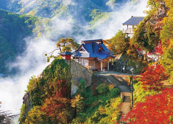 Yamadera là tự viện thuộc tông phái Tendai-shu, với Konponkyu-do là ngôi chùa chính, nằm ở độ cao 538m.