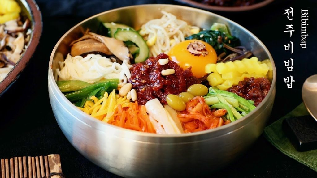 Ẩm thực Hàn Quốc theo vùng miền: Jeolla Bắc – Cơm trộn (비빔밥)