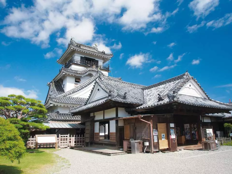 Lâu đài Kochi là tòa thành rất nổi tiếng tại tỉnh Kochi