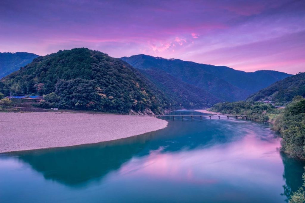 Sông Shimanto là dòng sông dài nhất trên quần đảo Shikoku