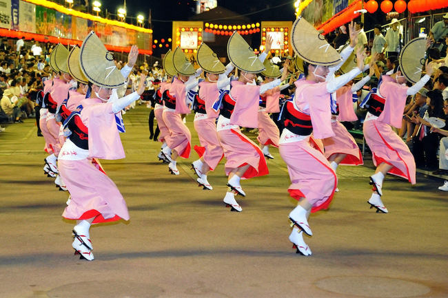 Lễ hội Awa Odori hay còn gọi là Awa Odori Matsuri