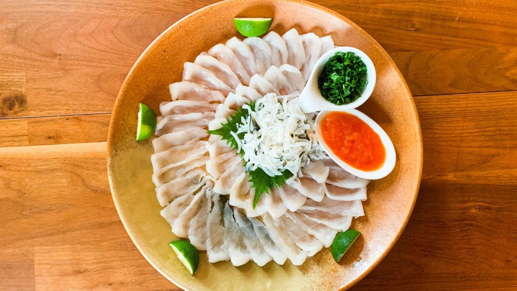 Fugu: Là món cá nóc thượng hạng, rất nổi tiếng tại Shimonoseki