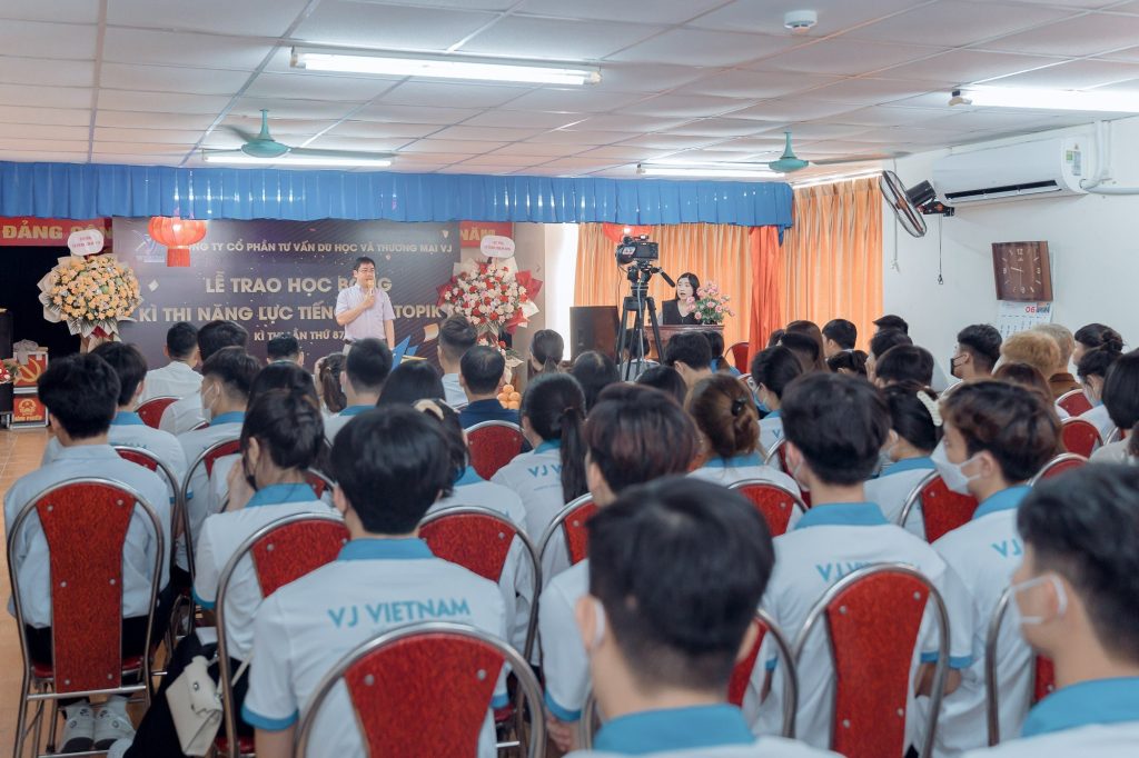 Hình ảnh Lễ trao học bổng Topik - Du học Hàn Quốc VJ Việt Nam