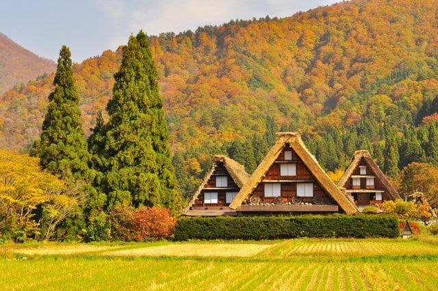 Di sản thế giới UNESCO: Những ngôi nhà kiểu kiến trúc Gassho-zukuri trong làng cổ Shirakawa-go