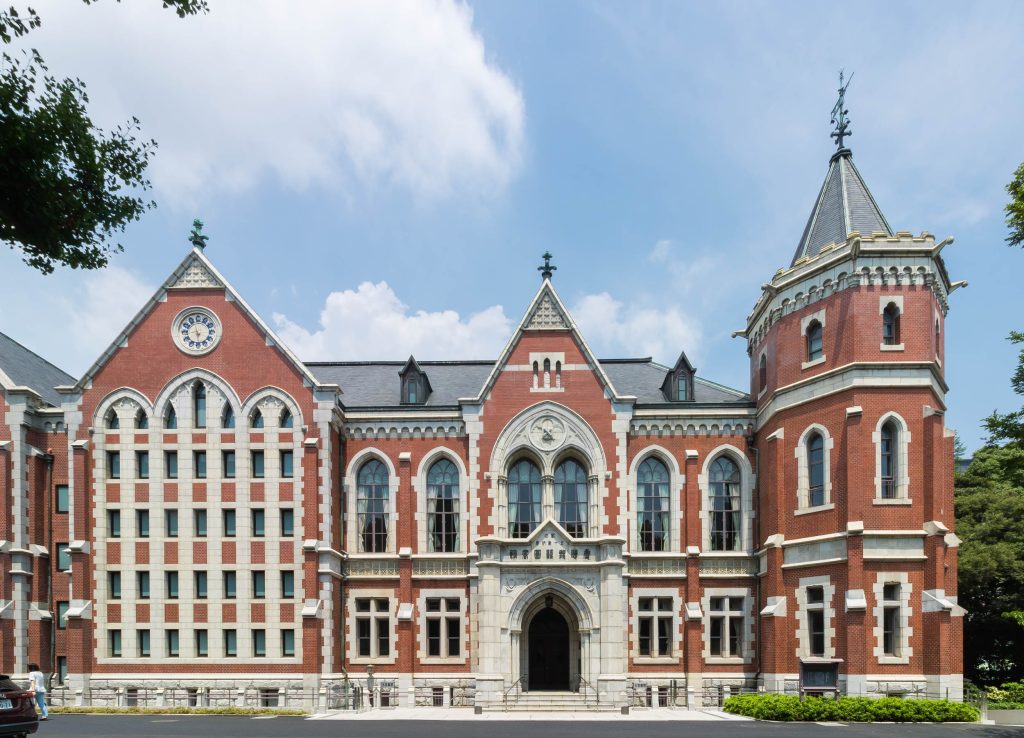 Đại học Keio được đánh giá là một ngôi trường toàn diện