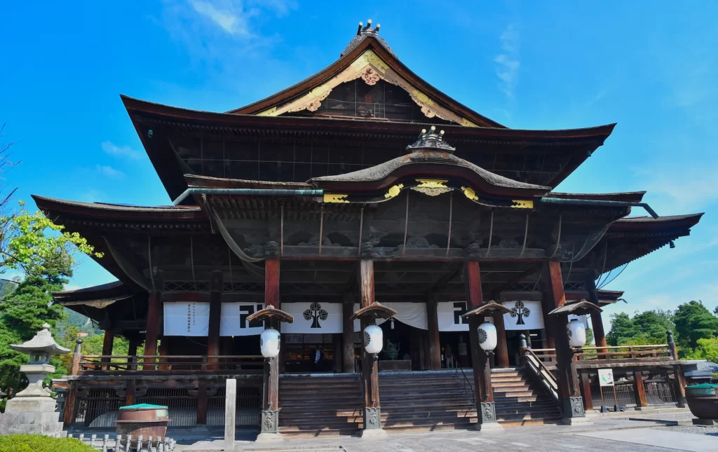 Chùa Zenko-ji (chùa Thiện Quang) tọa lạc tại thành phố Nagano