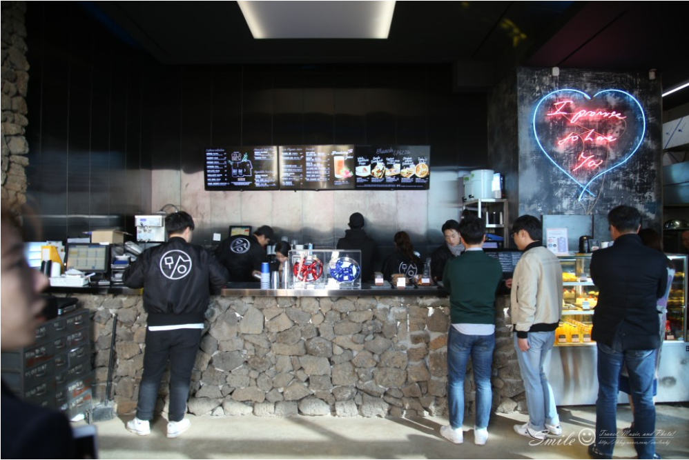 Quán cà phê Monsant de Aewol của G-Dragon