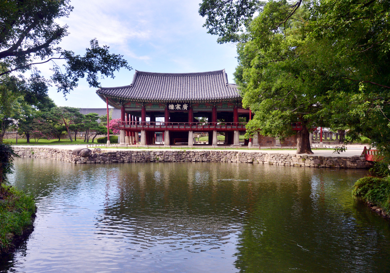 Gian-hàng-Gwanghallu-ở-vườn-Gwanghalluwon-Namwon
