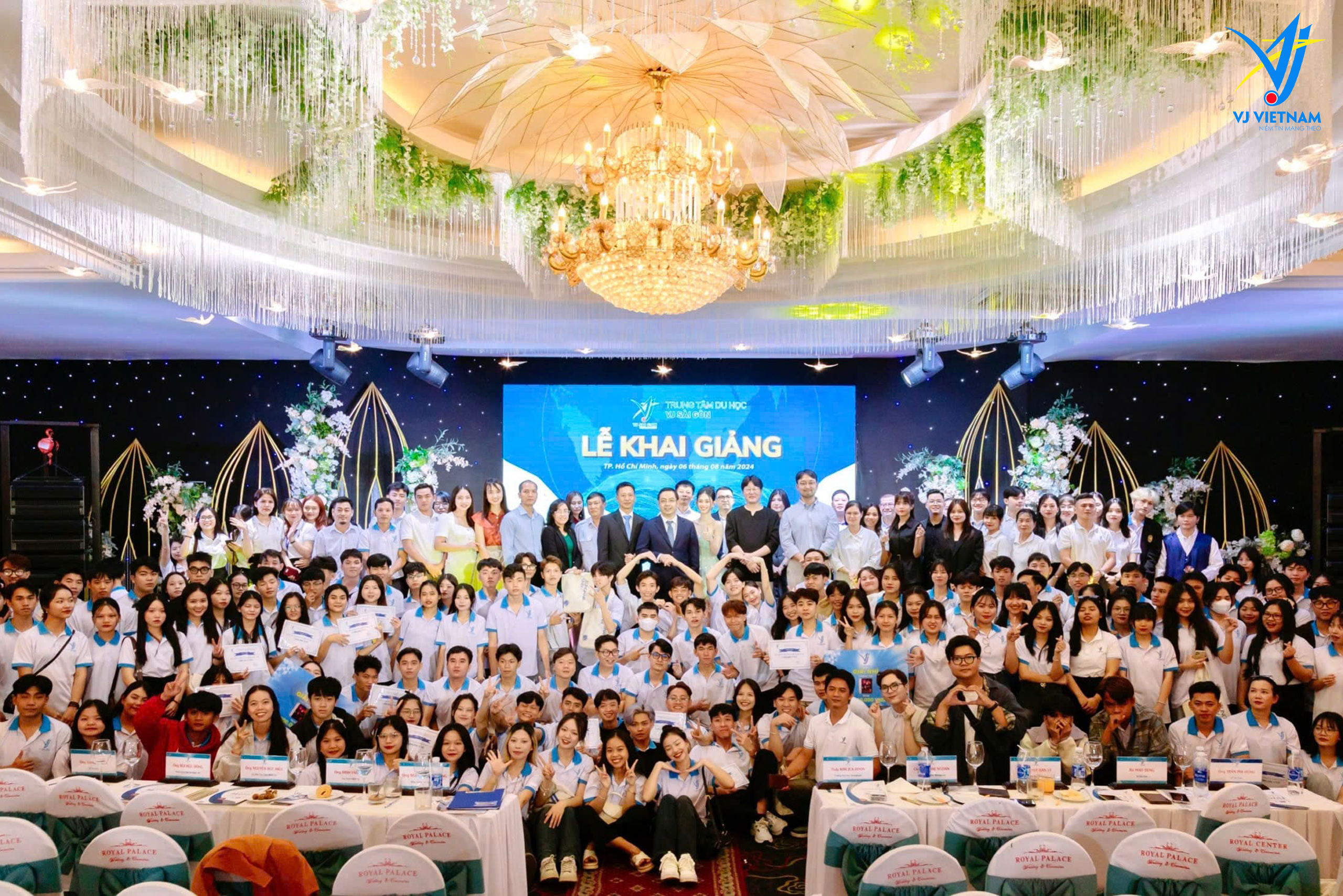 Du-hoc-han-quoc-VJ-vietnam-x-thay-Park-hang-seo (4)