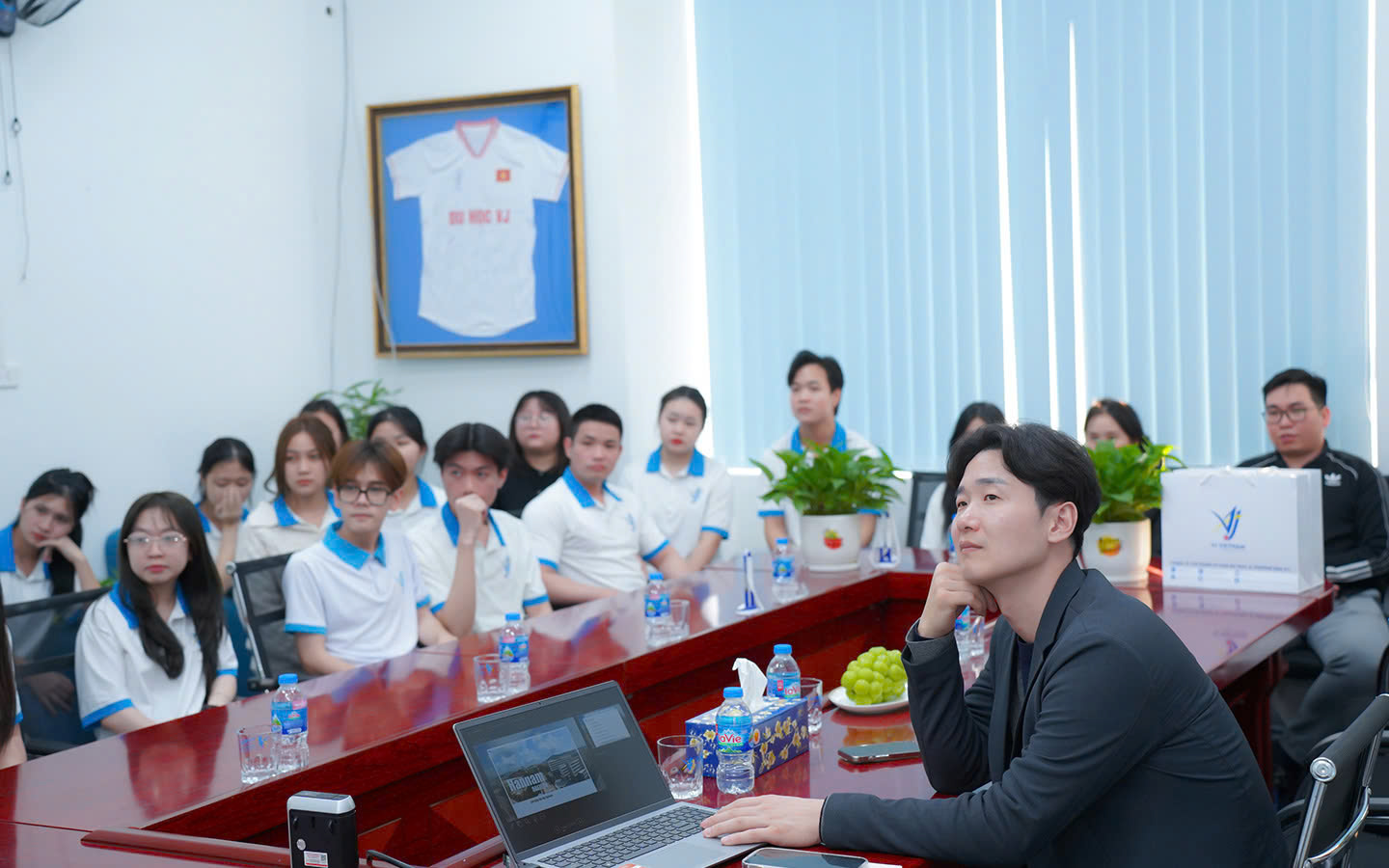 Học sinh VJ tham gia hội thảo trường Hàn tại trung tâm