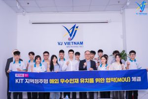 VJ Thông Báo Thông Tin Tuyển Sinh Sinh Viên Quốc Tế 2026 - Trường Cao Đẳng Công Nghệ Thông Tin Kyungnam (KIT) - Hệ Tiếng D4-1 VÀ Hệ Cao Đẳng D2-1 8 VJ phối hợp tổ chức Hội thảo Trường Cao đẳng Công Nghệ Thông Tin Kyungnam dành cho học sinh