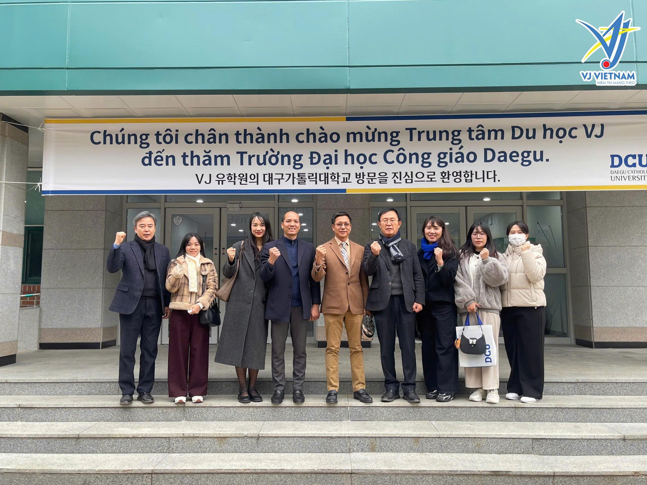 VJ trong chuyến công tác, làm việc tại Đại học Daegu Catholic