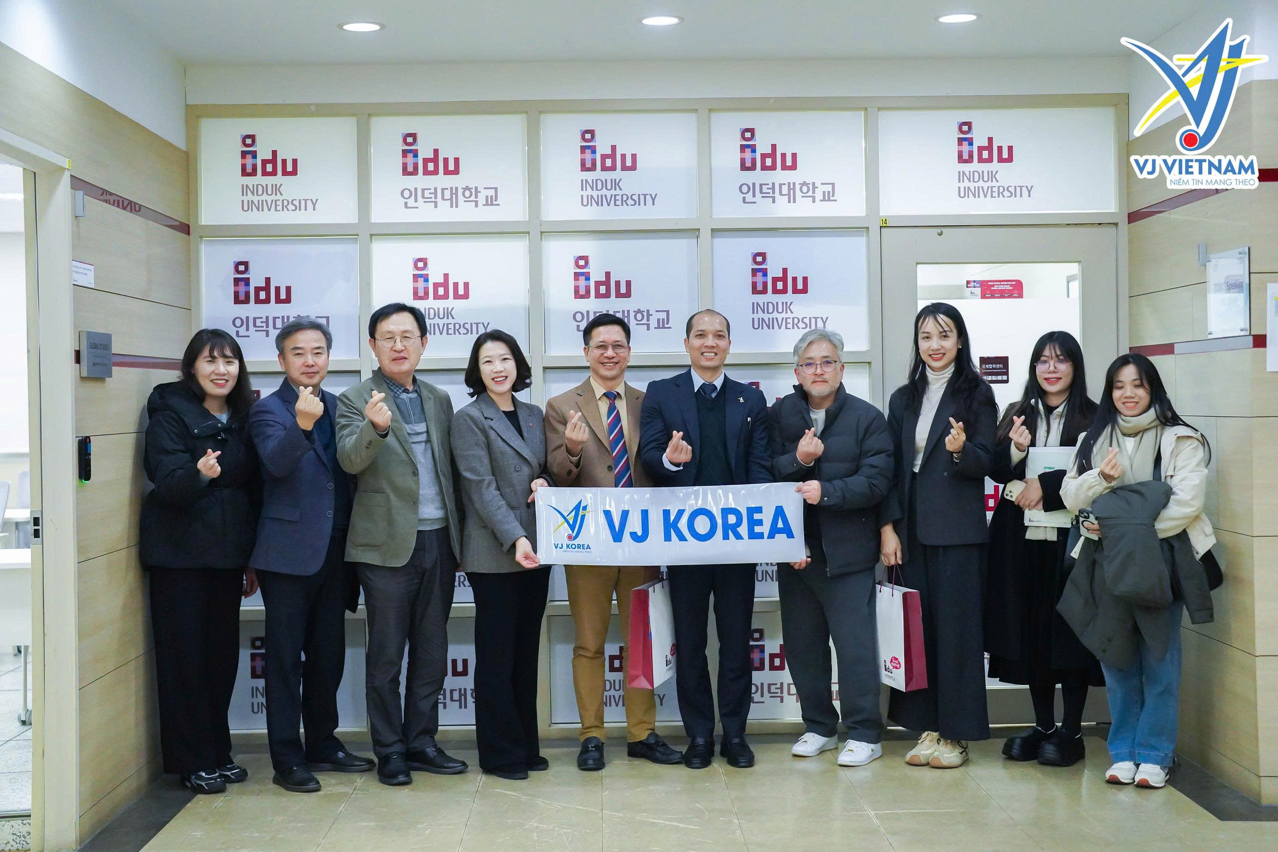 VJ Việt Nam Công Tác Hàn Quốc Tháng 12/2025 - Tăng Cường Hợp Tác Với Các Trường Đại Học, Mở Rộng Cơ Hội Cho Du Học Sinh Việt Nam 6 VJ làm việc tai Trường Đại học Indux trong chuyến công tác Hàn Quốc